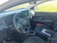 Usata Dacia Jogger 101 CV (74 kW) 2022 Grigio Monovolume