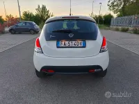 Usata Lancia Ypsilon Gold 95 CV (69 kW) 2015 Bianco Utilitaria