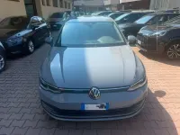 Usata VW Golf VIII Life 116 CV (85 kW) 2022 Nardu gray Berlina