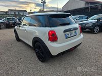 Usata Mini ONE 75 CV (55 kW) 2016 Beige Utilitaria