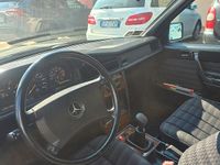 Usata Mercedes 190 75 CV (55 kW) 1991 Nero Berlina
