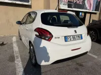 Usata Peugeot 208 Allure 82 CV (60 kW) 2018 Utilitaria