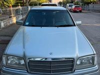 Usata Mercedes 190 105 CV (77 kW) 1995 Grigio Berlina