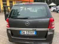 Usata Opel Zafira 150 CV (110 kW) 2009 Grigio Monovolume
