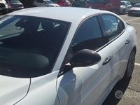Usata Alfa Romeo Giulia 150 CV (110 kW) 2016 Bianco Berlina