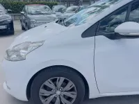 Usata Peugeot 208 Allure 91 CV (66 kW) 2015 Bianco Utilitaria