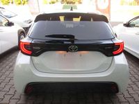 Nuova Toyota Yaris Hybrid Lounge 92 CV (67 kW) 2026 Bianco Berlina