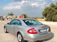 Usado Mercedes CLK270 Avantgarde 170 CV (125 kW) 2004 Gris Coupe