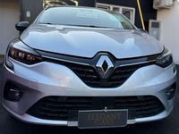 Usata Renault Clio V Business 101 CV (74 kW) 2023 Grigio Berlina