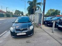 Usata Toyota Auris 126 CV (92 kW) 2008 Grigio Berlina
