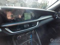 Usata Alfa Romeo Stelvio Competizione 210 CV (154 kW) 2017 Rosso SUV