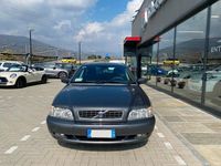 Usata Volvo V40 116 CV (85 kW) 2003 Giallo Station wagon