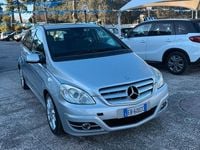 Usata Mercedes B180 109 CV (80 kW) 2011 Argento Monovolume