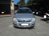 Usata Opel Astra Cosmo 101 CV (74 kW) 2007 Grigio Berlina