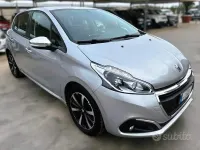 Usata Peugeot 208 75 CV (55 kW) 2018 Grigio Utilitaria