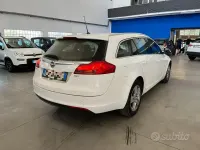 Usata Opel Insignia 131 CV (96 kW) 2013 Bianco pastello Station wagon