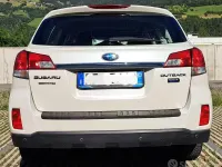 Usata Subaru Outback 150 CV (110 kW) 2010 Bianco Station wagon