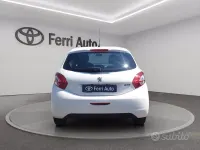 Usata Peugeot 208 Active 68 CV (50 kW) 2015 Bianco Utilitaria