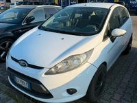 Usata Ford Fiesta 96 CV (70 kW) 2010 Bianco Utilitaria