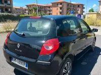 Usado Renault Clio II 85 CV (62 kW) 2007 Negro Utilitario