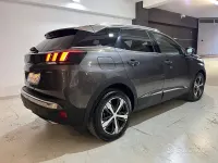 Usata Peugeot 3008 GT-line 131 CV (96 kW) 2019 Verde SUV