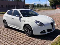 Usata Alfa Romeo Giulietta Distinctive 105 CV (77 kW) 2011 Bianco Utilitaria