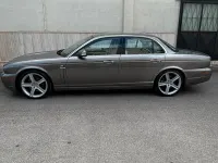 Usata Jaguar XJ Sovereign 207 CV (152 kW) 2009 Marrone Berlina