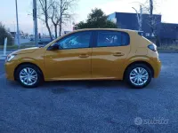 Usata Peugeot 208 Active 75 CV (55 kW) 2023 Giallo faro metallizzato Utilitaria