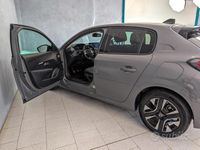 Usata Peugeot 208 Allure 101 CV (74 kW) 2024 Grigio Utilitaria