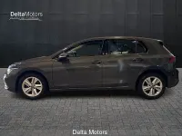 Usata VW Golf VIII Life 116 CV (85 kW) 2020 Grigio scuro metallizzato Utilitaria