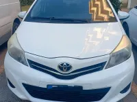 Usata Toyota Yaris 75 CV (55 kW) 2012 Bianco Utilitaria