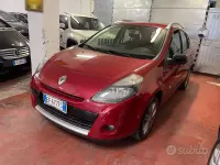 Usata Renault Clio Dynamique 75 CV (55 kW) 2010 Rosso Station wagon