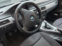 Begagnad BMW 320 2009 Grå Sedan