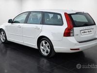 Usata Volvo V50 R-Design 114 CV (83 kW) 2011 Bianco Station wagon
