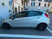 Usado Ford Fiesta 95 HP (69 kW) 2015 Cinzento Citadino