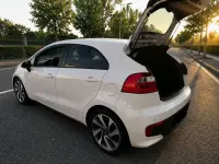 Usata Kia Rio 75 CV (55 kW) 2015 Bianco Berlina