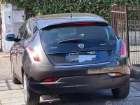 Usata Lancia Delta 120 CV (88 kW) 2012 Grigio Utilitaria