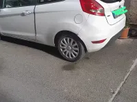 Usata Ford Fiesta 68 CV (50 kW) 2010 Bianco Utilitaria
