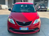 Usata Lancia Ypsilon 80 CV (58 kW) 2015 Rosso Utilitaria