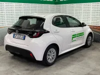 Usata Toyota Yaris Hybrid Active 92 CV (67 kW) 2023 Bianca Berlina