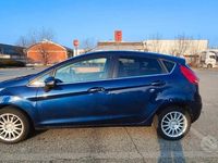 Usata Ford Fiesta 70 CV (51 kW) 2011 Blu Utilitaria