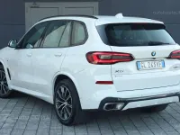Usata BMW X5 Efficient Dynamics 231 CV (169 kW) 2022 Bianco metallizzato SUV