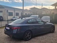 Usata Alfa Romeo Giulia Business 179 CV (131 kW) 2016 Blu/azzurro Berlina