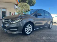 Begagnad Mercedes B160 Executive 90 HK (66 kW) 2016 Grå Minibuss
