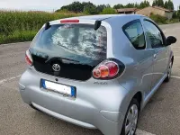Usata Toyota Aygo 68 CV (50 kW) 2010 Grigio Utilitaria