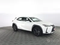 Usata Lexus UX 152 CV (111 kW) 2024 Bianco perla SUV