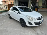 Usata Opel Corsa Edition 85 CV (62 kW) 2013 Bianco Utilitaria
