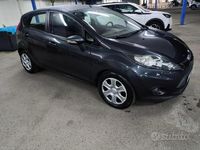 Usata Ford Fiesta 68 CV (50 kW) 2009 Grigio Utilitaria