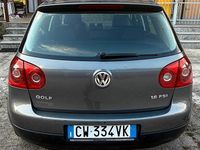 Usado VW Golf IV 100 CV (73 kW) 2005 Gris Utilitario