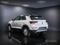 Usata VW T-Roc Life 110 CV (80 kW) 2022 Grigio SUV